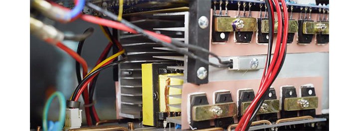 Cấu tạo bên trong của máy hàn Hồng Ký 200A Cấu tạo bên trong của máy hàn Hồng Ký 200A