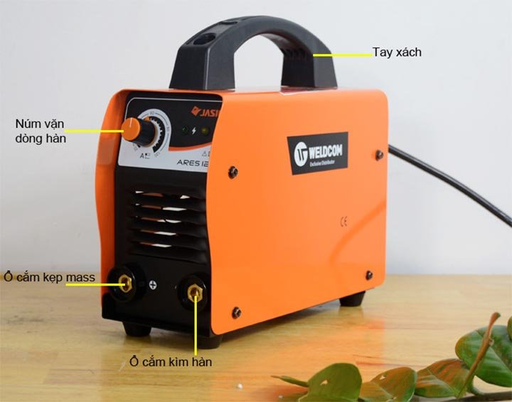Chi tiết trên máy hàn điện tử jasic ares 120 Chi tiết trên máy hàn điện tử jasic ares 120
