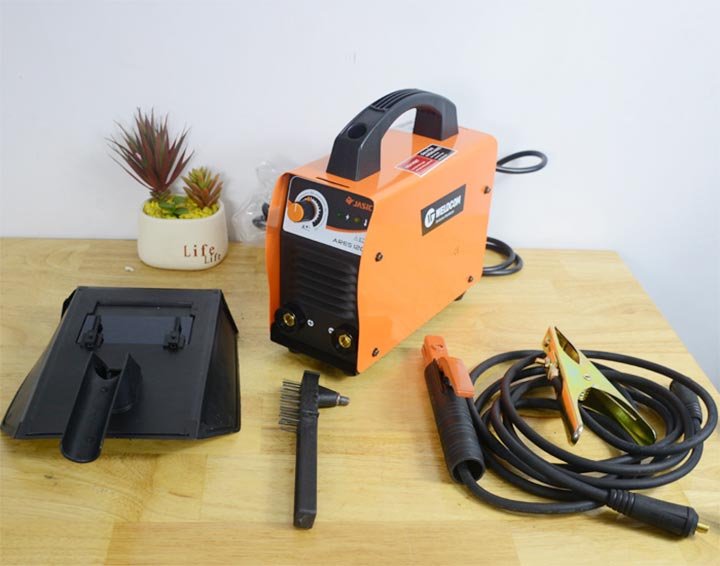 Hình ảnh máy hàn Jasic Ares 120 Hình ảnh máy hàn Jasic Ares 120