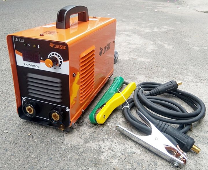 Hình ảnh thực tế Máy hàn que Jasic ZX7 250E Hình ảnh thực tế Máy hàn que Jasic ZX7 250E