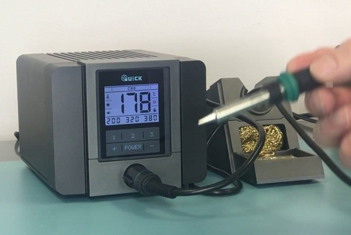 Quick TS1200 công suất 120W, hàn mạnh mẽ, chính xác Quick TS1200 công suất 120W, hàn mạnh mẽ, chính xác