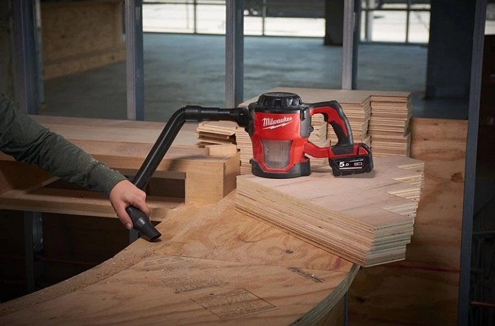 Máy hút bụi đa năng Milwaukee M18 CV-0 được dùng trong các công việc xây dựng, nội thất Máy hút bụi đa năng Milwaukee M18 CV-0 được dùng trong các công việc xây dựng, nội thất
