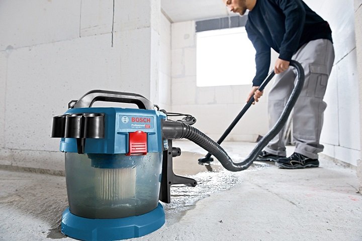 Bosch GAS 18V-10 L Premium có khả năng hút bụi ướt cực tốt Bosch GAS 18V-10 L Premium có khả năng hút bụi ướt cực tốt