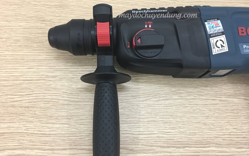 Máy khoan Bosch GBH 2-26 E hoạt động với hai chế độ khoan xoay và khoan búa Máy khoan Bosch GBH 2-26 E hoạt động với hai chế độ khoan xoay và khoan búa