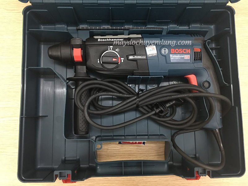 Bosch GBH 2-28DV được đặt trong hộp đựng bằng nhựa Bosch GBH 2-28DV được đặt trong hộp đựng bằng nhựa