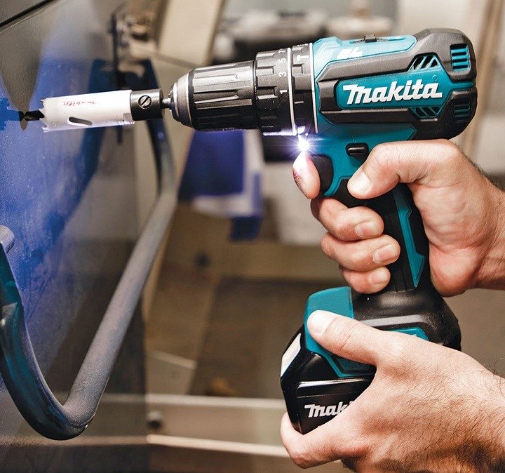 Makita DHP485SFE hoạt động mạnh mẽ trơn tru Makita DHP485SFE hoạt động mạnh mẽ trơn tru