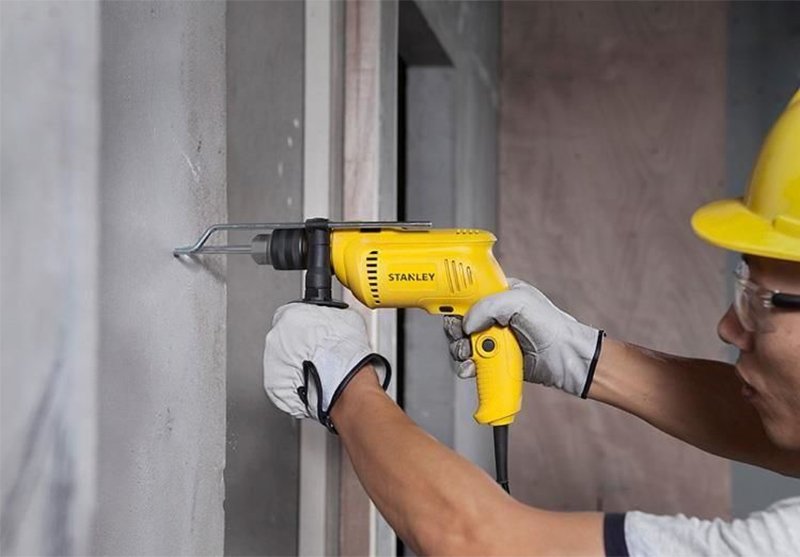 Stanley SDH600K có khả năng khoan tường bê tông