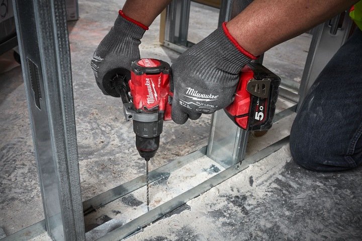 Hoạt động bền bỉ, có tính năng khoan mạnh mẽ