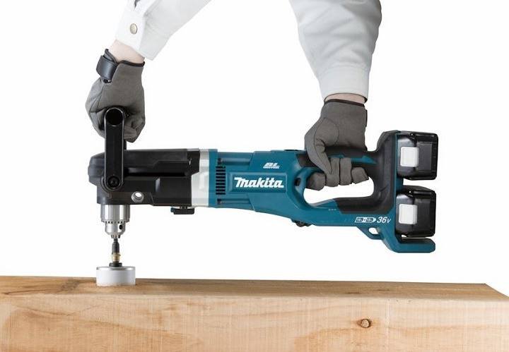 Máy khoan góc dùng pin Makita DDA460ZK hoạt động mạnh mẽ