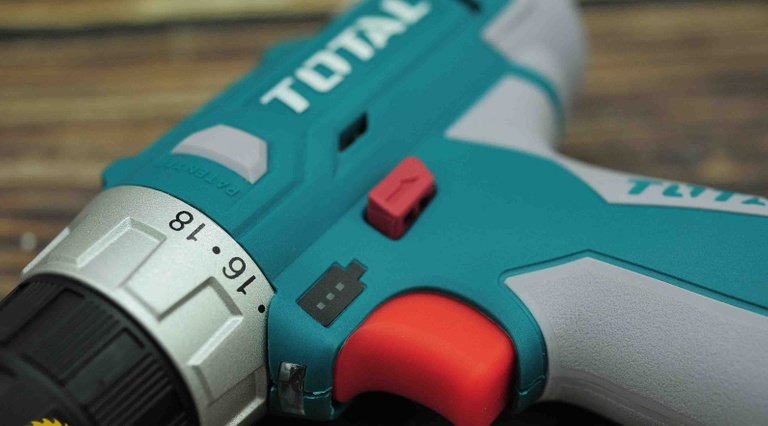 Đèn báo dung lượng máy khoan dùng pin Total TDLI228120