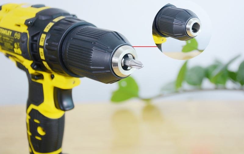 Đầu kẹp khoan pin Stanley SCD20C2K 18V