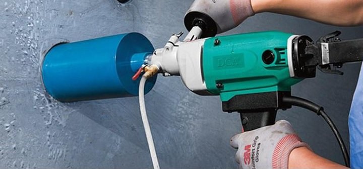 Đặc điểm nổi bật của máy khoan rút lõi DCA AZZ02-180