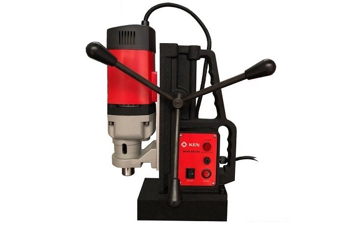 Máy khoan từ Ken 6023N có khả năng bám chắc chắn, chống rung lắc