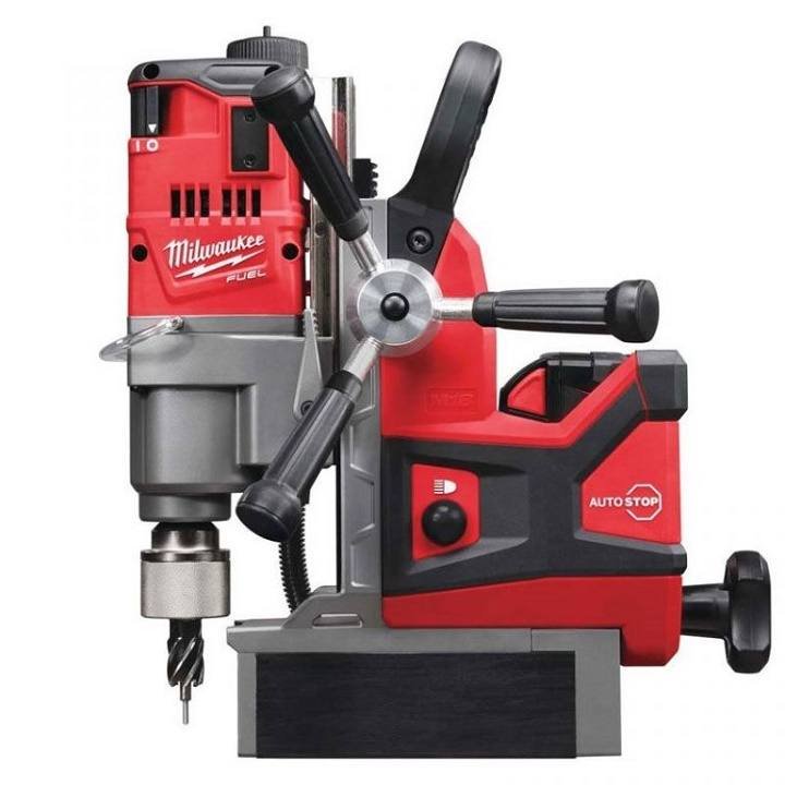 Máy thực hiện các công việc khoan mạnh mẽ, bền bỉ Máy thực hiện các công việc khoan mạnh mẽ, bền bỉ