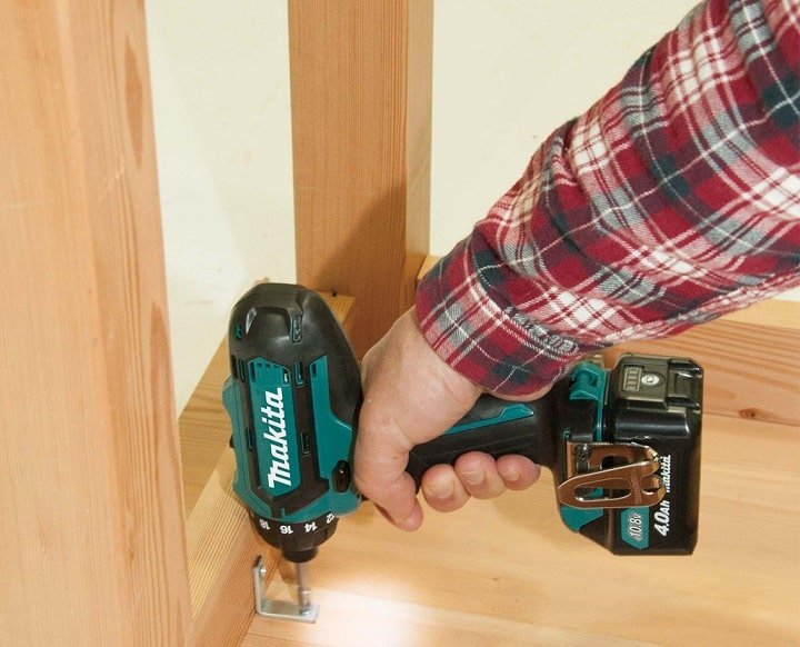 Khoan và bắt vít nhanh với điện áp 12V