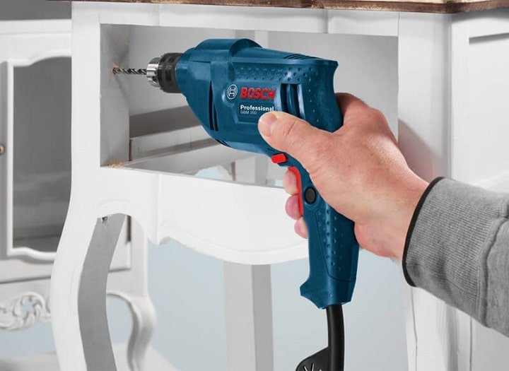 Sử dụng máy khoan Bosch GBM 6 RE đúng cách Sử dụng máy khoan Bosch GBM 6 RE đúng cách
