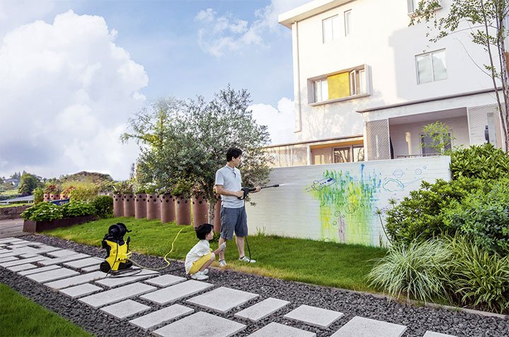 Máy rửa xe Karcher K3 Deluxe Premium phù hợp cho gia đình có sân vườn rộng Máy rửa xe Karcher K3 Deluxe Premium phù hợp cho gia đình có sân vườn rộng