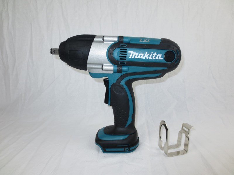 Máy siết bu lông dùng pin Makita DTW450Z Máy siết bu lông dùng pin Makita DTW450Z