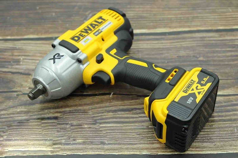 Máy siết bu lông dùng pin Dewalt DCF899HP2-KR 18V Máy siết bu lông dùng pin Dewalt DCF899HP2-KR 18V