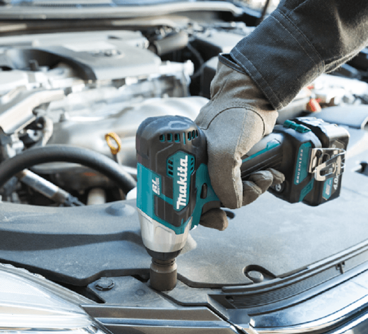 Makita TW161DSAE được dùng phổ biến trong sửa chữa ô tô Makita TW161DSAE được dùng phổ biến trong sửa chữa ô tô