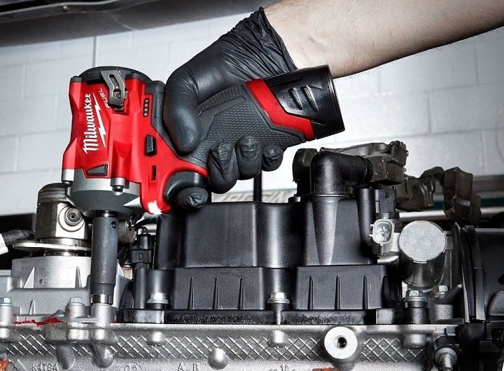 Milwaukee M12 FIWF12-0C hoạt động mạnh mẽ, lực siết cao Milwaukee M12 FIWF12-0C hoạt động mạnh mẽ, lực siết cao