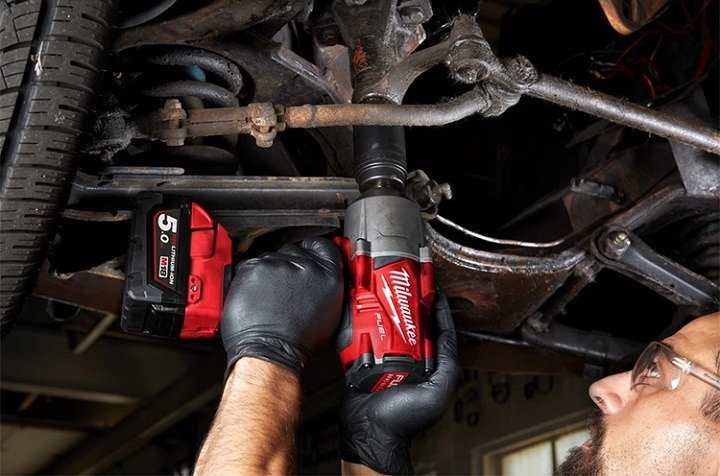 Máy siết bu lông Milwaukee M18 ONEFHIWF34-0X vận hành bền bỉ