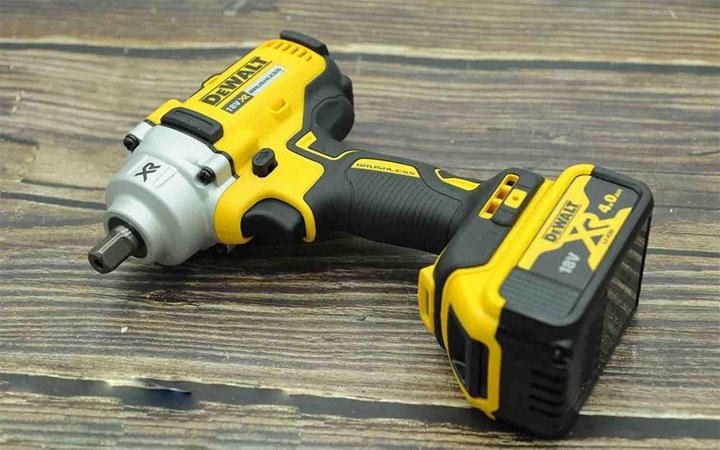 Máy siết bu lông Dewalt DCF894M2