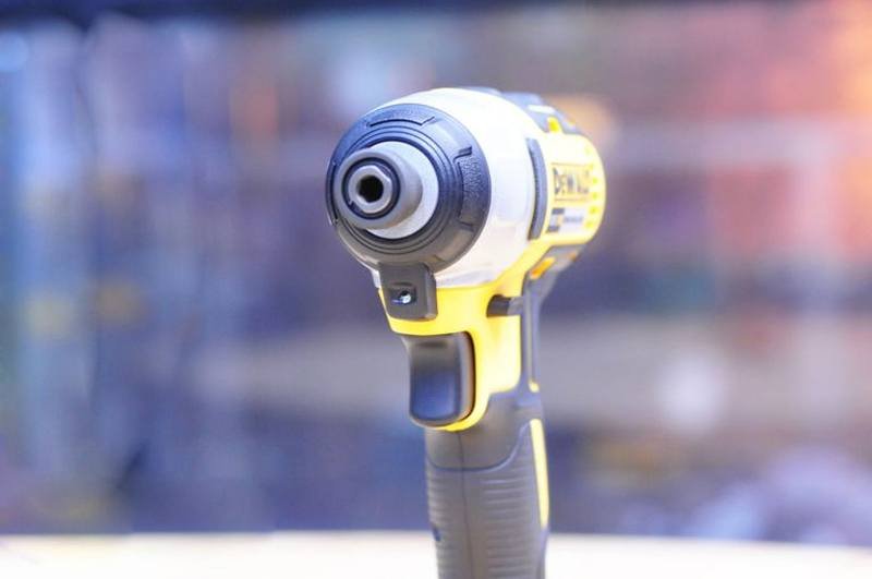 Dewalt DCF787D2 có cỡ vít tối đa 7mm