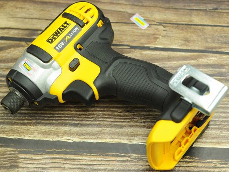 Máy vặn vít dùng pin Dewalt DCF885N-KR
