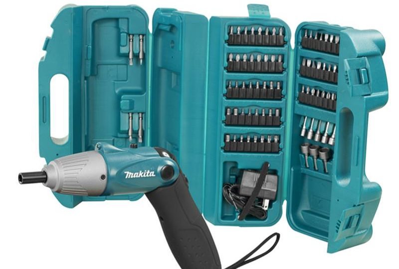 Máy vặn vít dùng pin 4.8V Makita 6723DW