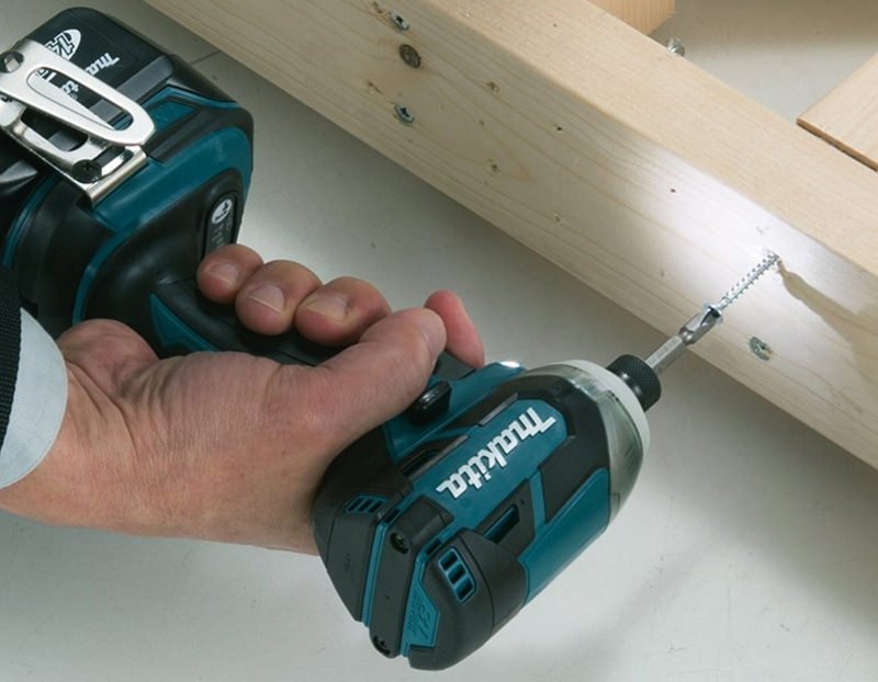 Máy vặn vít dùng pin Makita DTD137Z Máy vặn vít dùng pin Makita DTD137Z