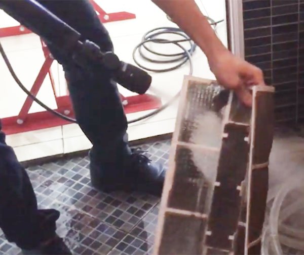 Xịt rửa vệ sinh tấm chắn gió Xịt rửa vệ sinh tấm chắn gió