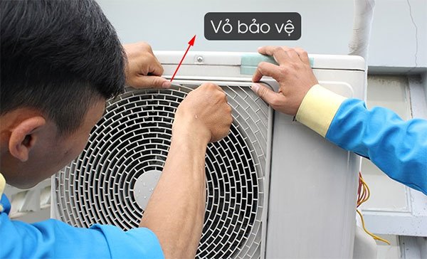 Tháo vỏ máy ở cục nóng Tháo vỏ máy ở cục nóng