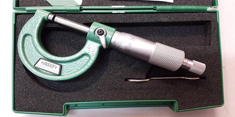Panme đo ngoài cơ khí Insize 3203-50A có vẻ bề ngoài chắc chắn Panme đo ngoài cơ khí Insize 3203-50A có vẻ bề ngoài chắc chắn