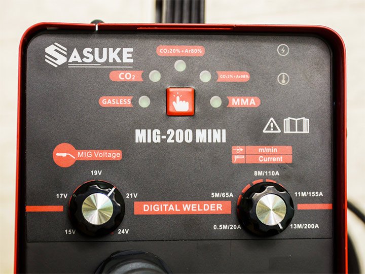 Bảng điều khiển của máy hàn Sasuke Mig-200Mini Bảng điều khiển của máy hàn Sasuke Mig-200Mini
