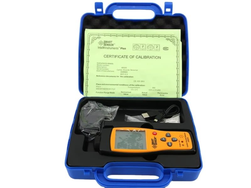 Smartsensor AR8200 đóng hộp chuyên dụng, thuận tiện di chuyển và bảo quản